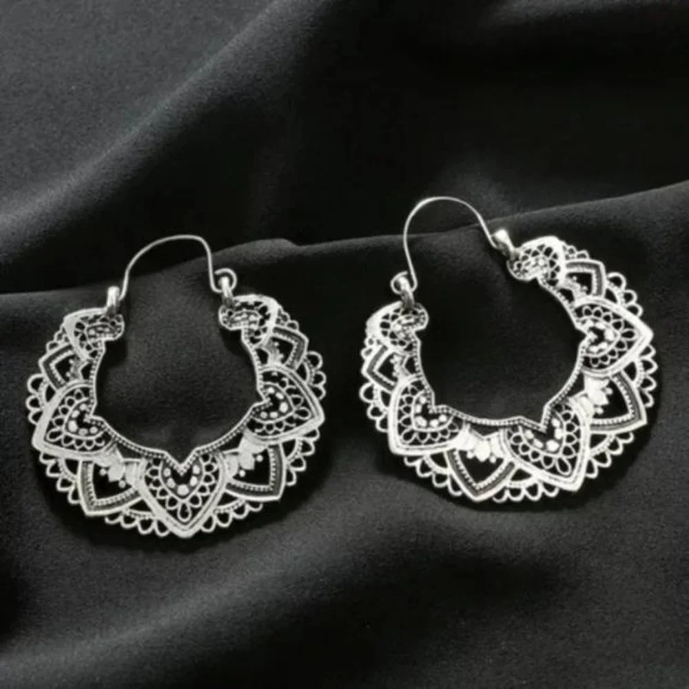 Vintage Antique Silver Dangle Earrings - Picture 2 of 3